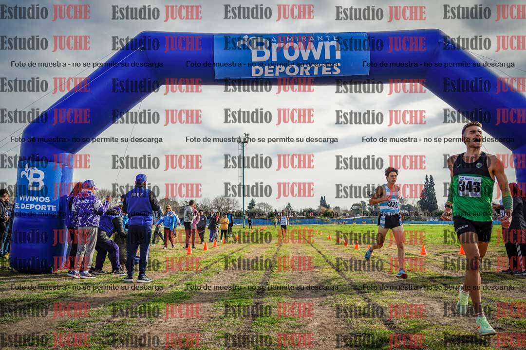 Fotos de la llegada del cross de 4000 m - varones