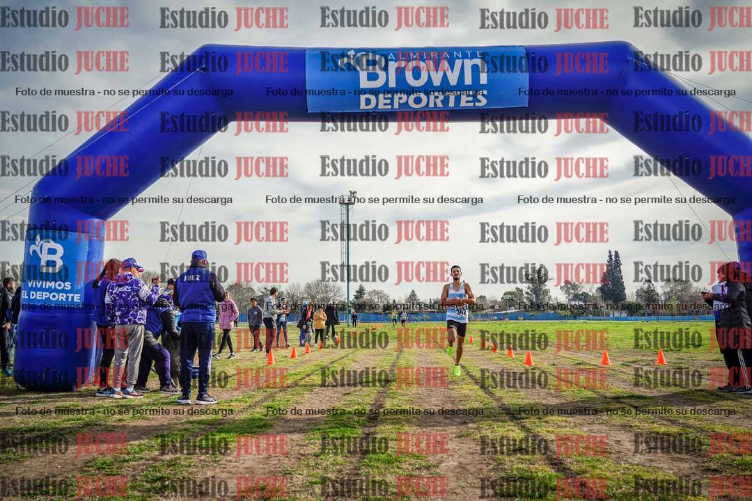 Fotos de la llegada del cross de 4000 m - varones
