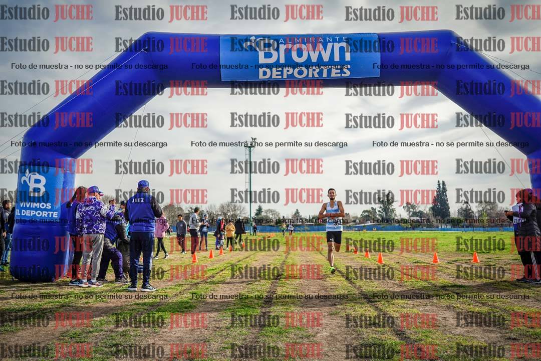 Fotos de la llegada del cross de 4000 m - varones