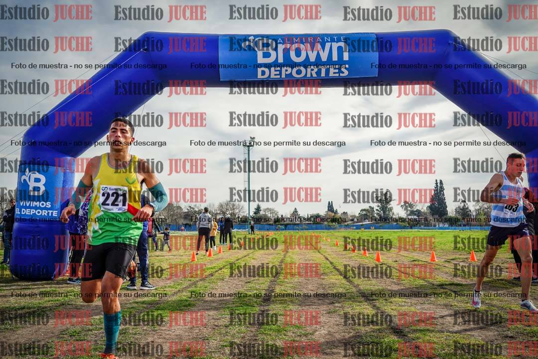 Fotos de la llegada del cross de 4000 m - varones