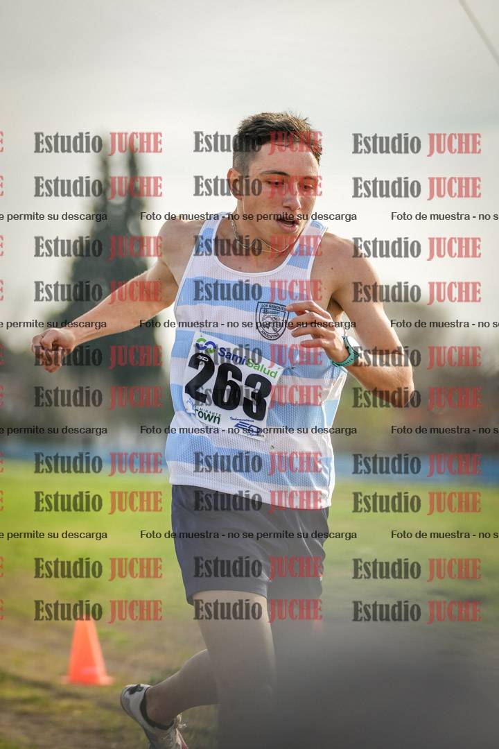 Fotos de la llegada del cross de 4000 m - varones