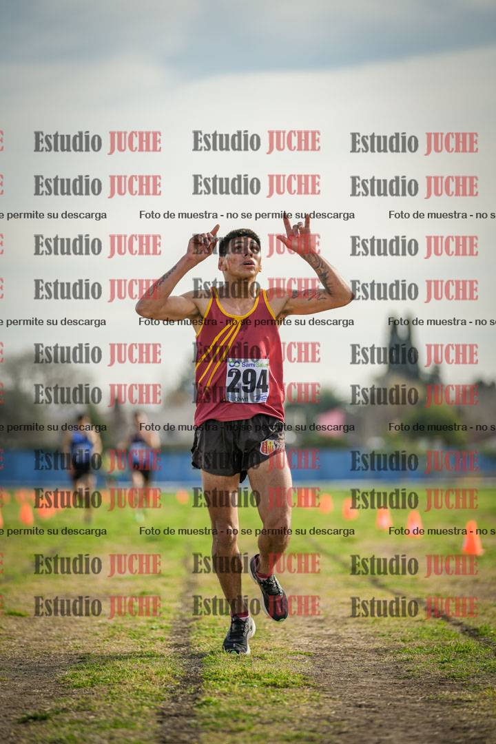 Fotos de la llegada del cross de 4000 m - varones