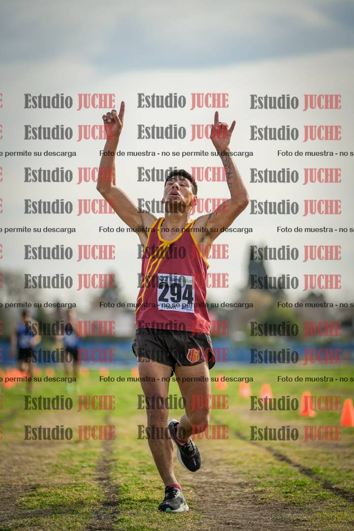 Fotos de la llegada del cross de 4000 m - varones