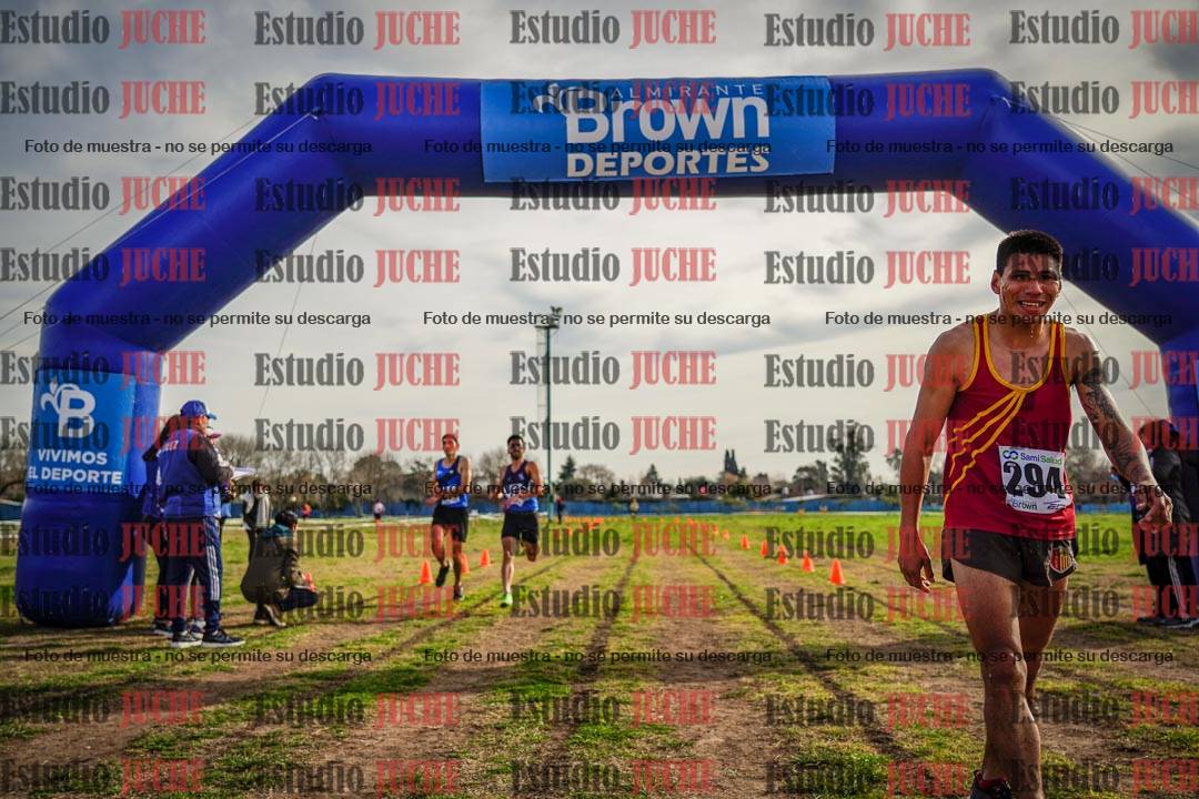 Fotos de la llegada del cross de 4000 m - varones