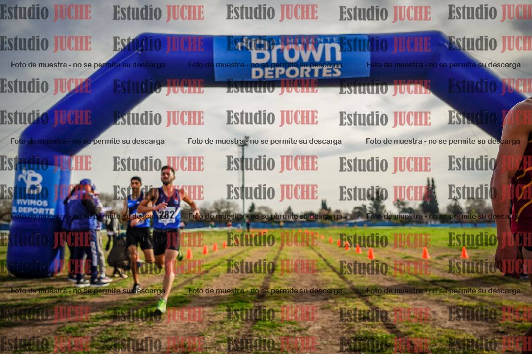 Fotos de la llegada del cross de 4000 m - varones