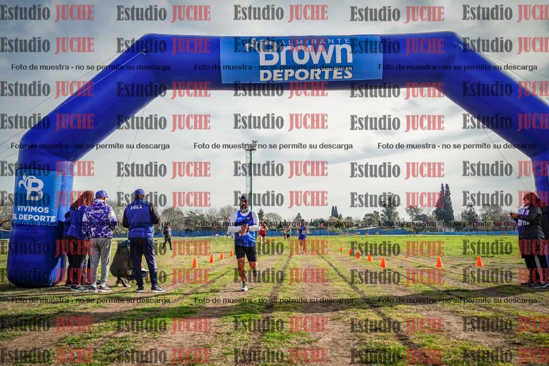 Fotos de la llegada del cross de 4000 m - varones