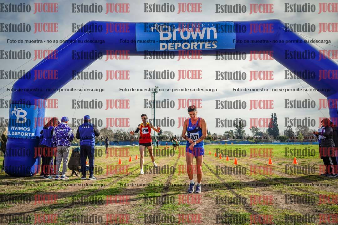 Fotos de la llegada del cross de 4000 m - varones