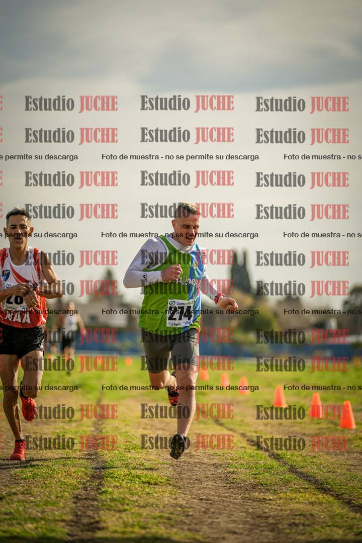 Fotos de la llegada del cross de 4000 m - varones