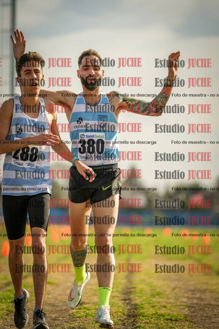 Fotos de la llegada del cross de 4000 m - varones