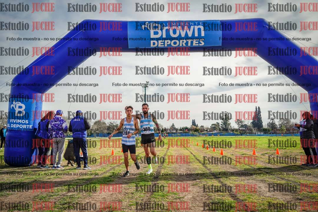 Fotos de la llegada del cross de 4000 m - varones