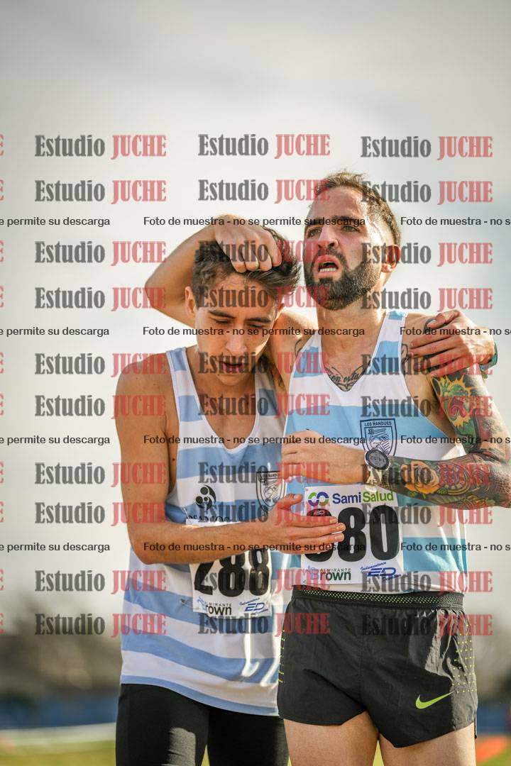 Fotos de la llegada del cross de 4000 m - varones