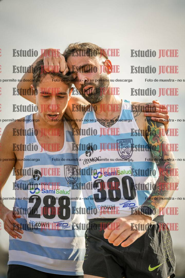 Fotos de la llegada del cross de 4000 m - varones