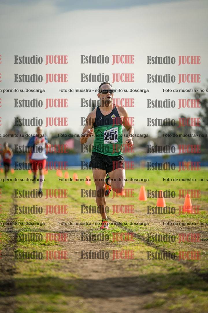 Fotos de la llegada del cross de 4000 m - varones