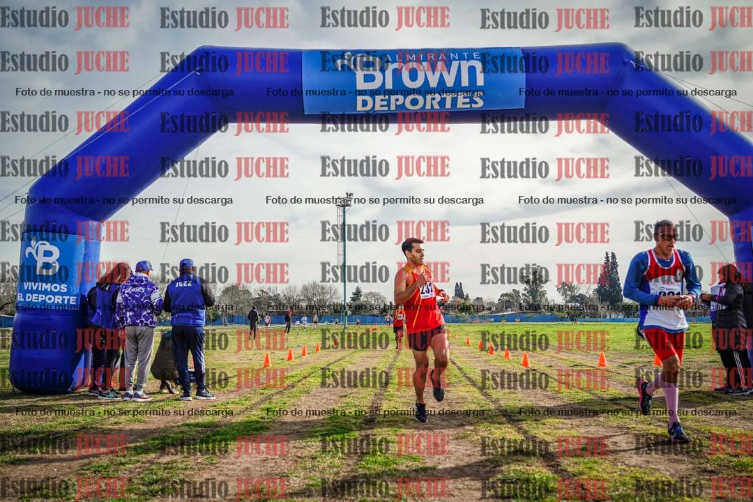 Fotos de la llegada del cross de 4000 m - varones