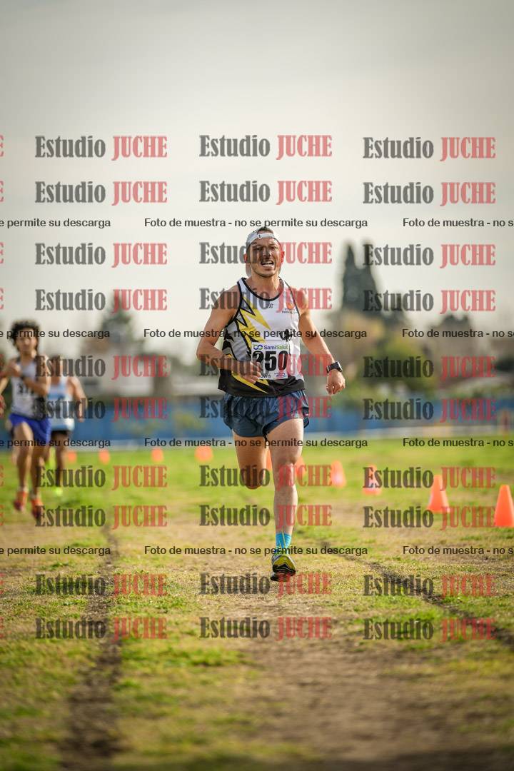 Fotos de la llegada del cross de 4000 m - varones