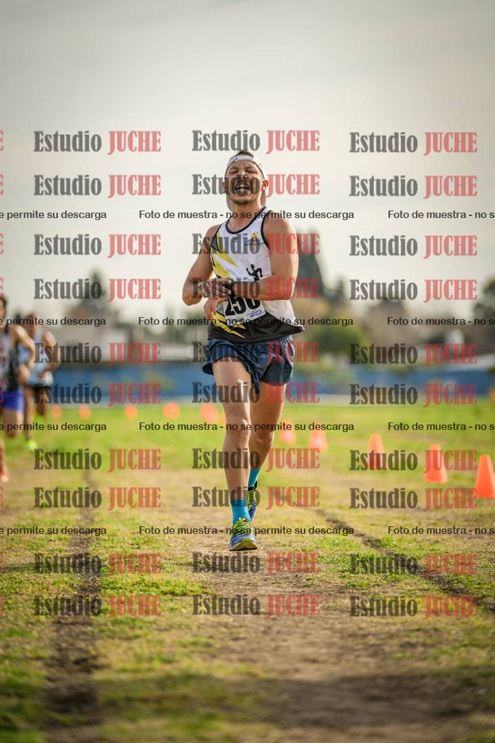 Fotos de la llegada del cross de 4000 m - varones