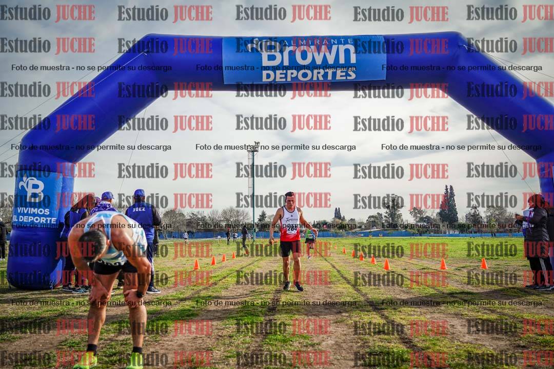 Fotos de la llegada del cross de 4000 m - varones