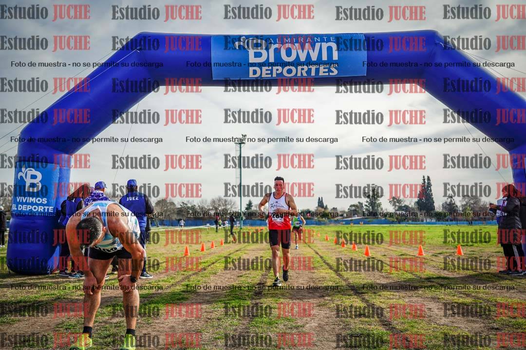 Fotos de la llegada del cross de 4000 m - varones