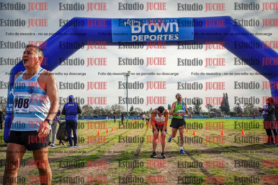 Fotos de la llegada del cross de 4000 m - varones