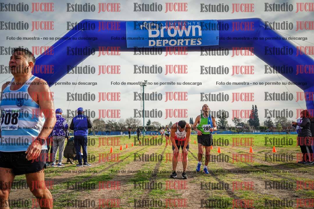 Fotos de la llegada del cross de 4000 m - varones