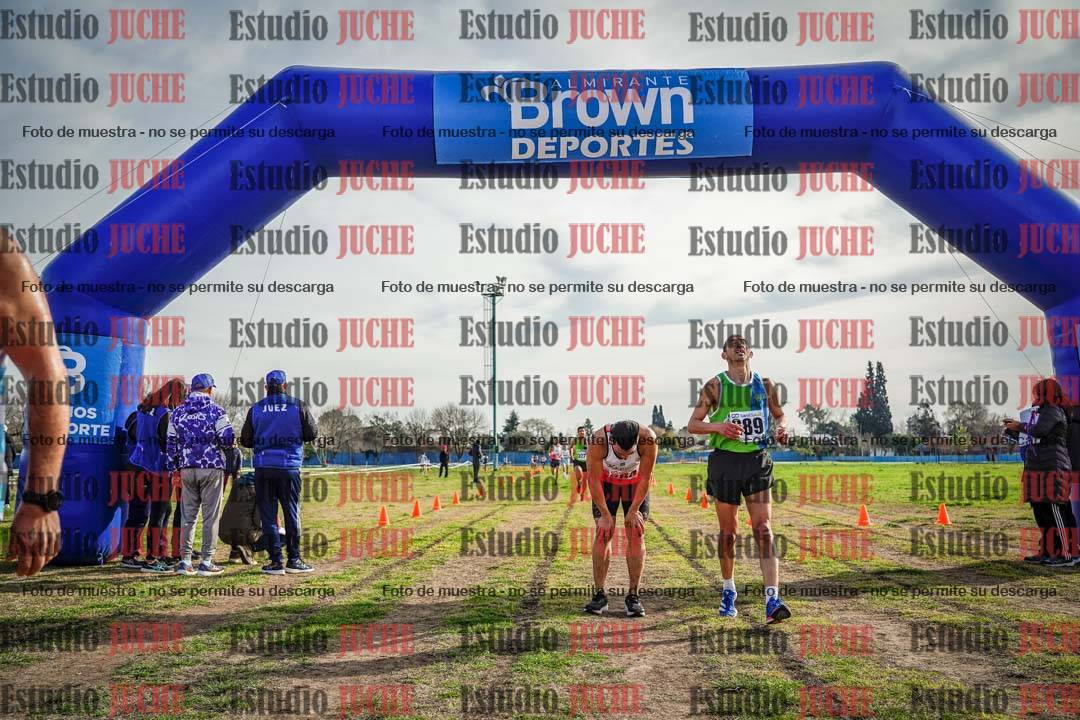 Fotos de la llegada del cross de 4000 m - varones