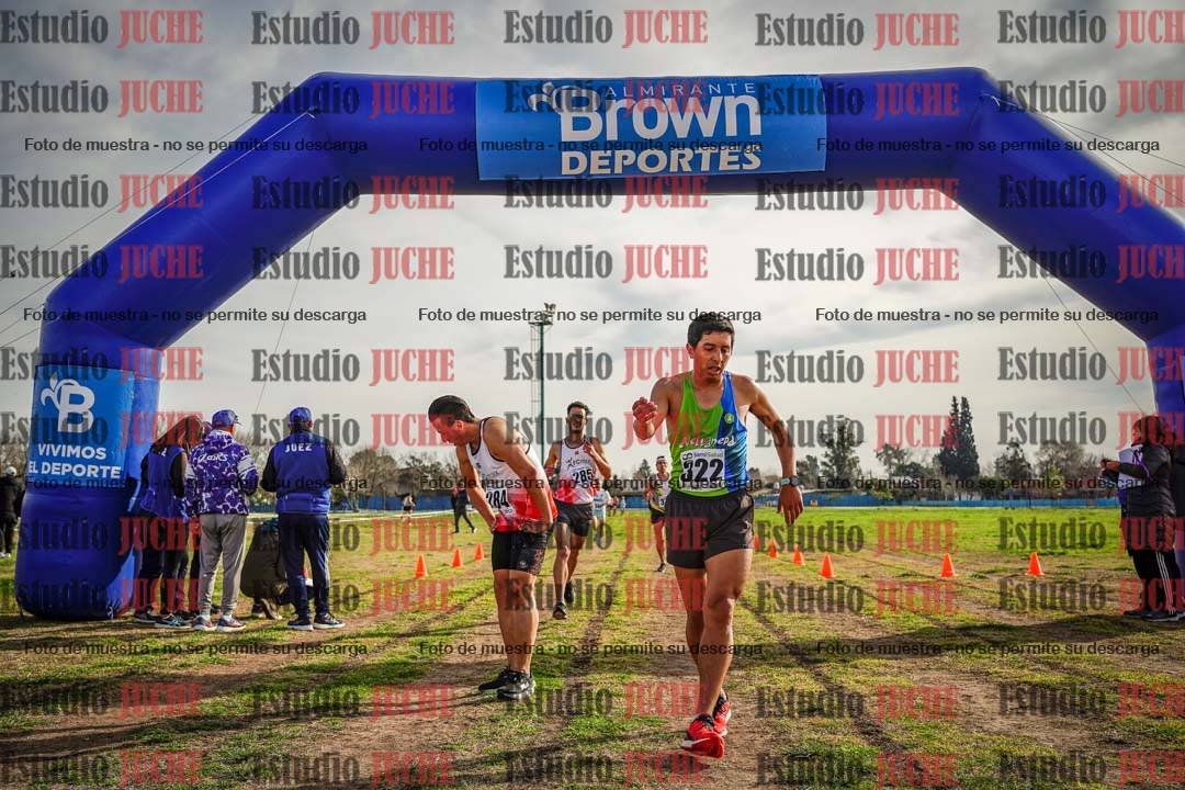 Fotos de la llegada del cross de 4000 m - varones
