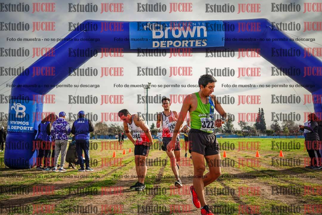 Fotos de la llegada del cross de 4000 m - varones