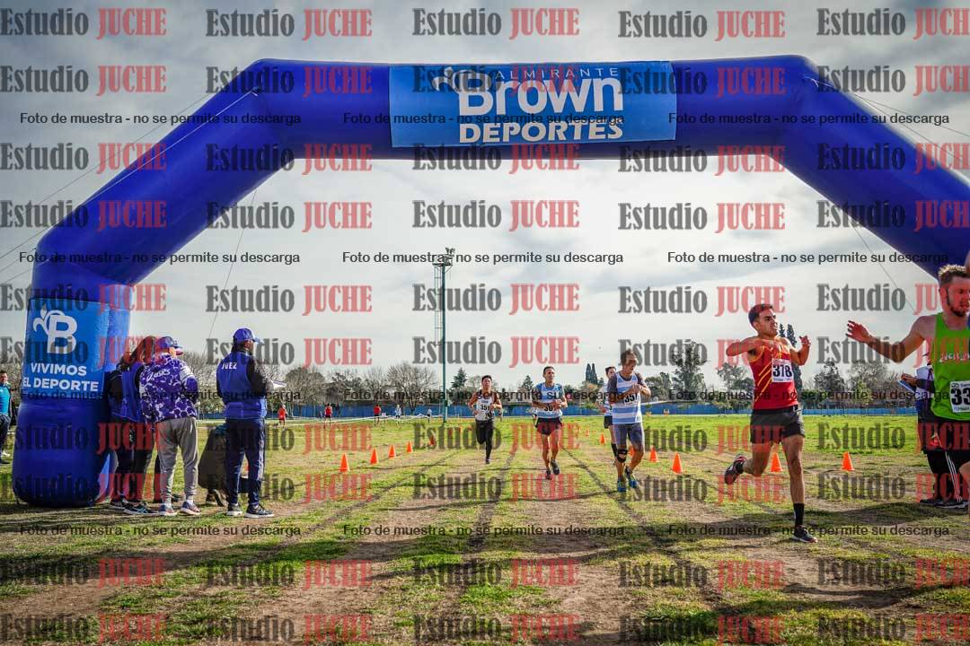 Fotos de la llegada del cross de 4000 m - varones