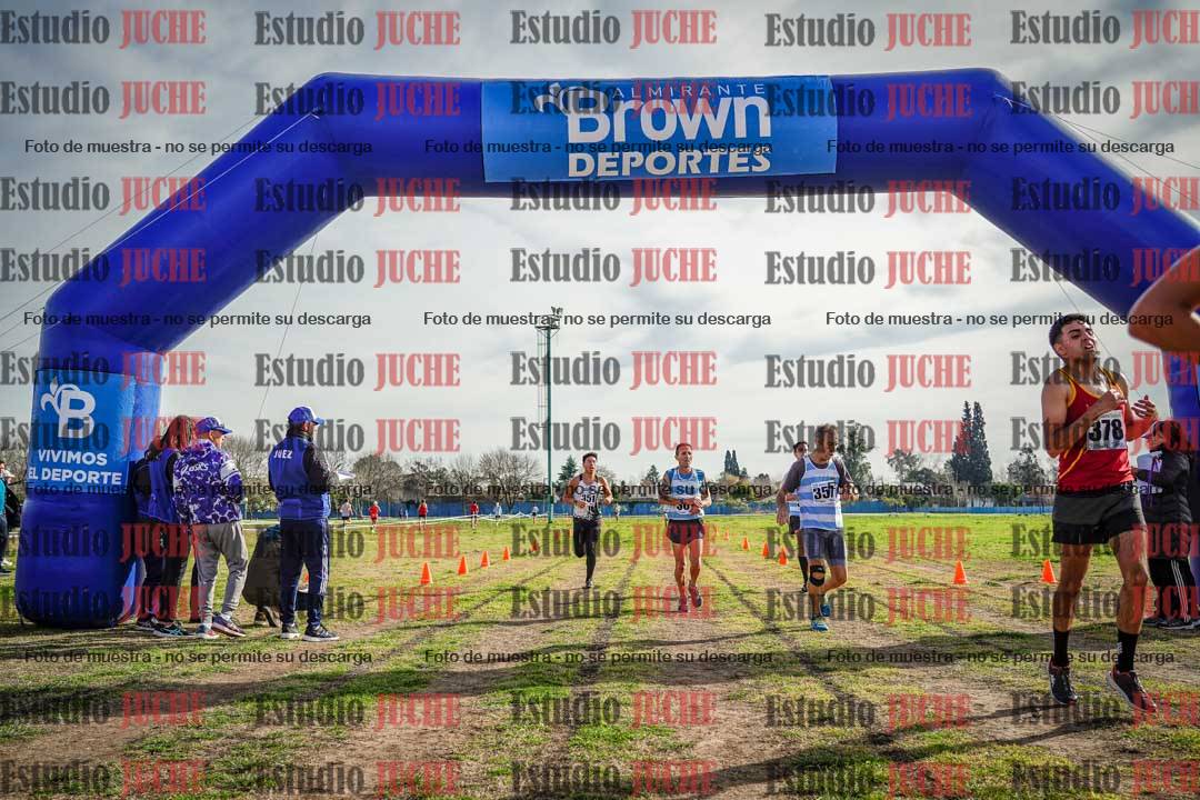 Fotos de la llegada del cross de 4000 m - varones