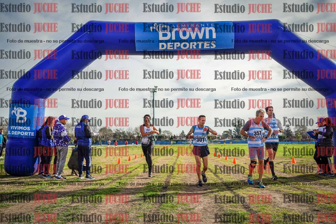 Fotos de la llegada del cross de 4000 m - varones