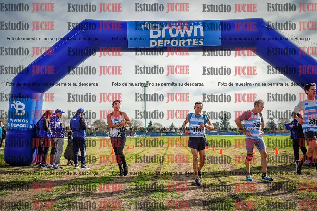 Fotos de la llegada del cross de 4000 m - varones