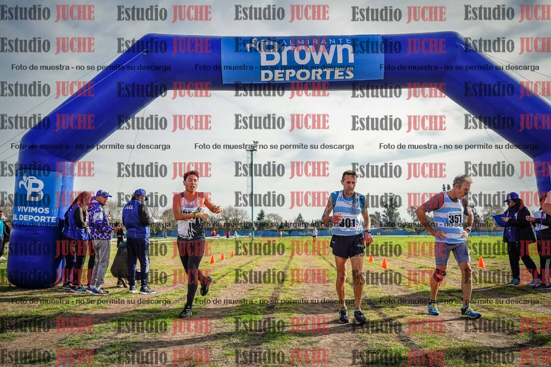 Fotos de la llegada del cross de 4000 m - varones