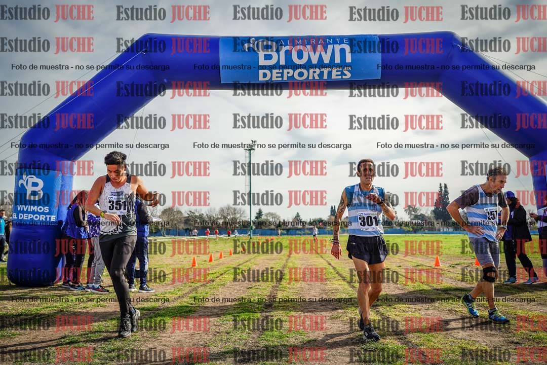 Fotos de la llegada del cross de 4000 m - varones