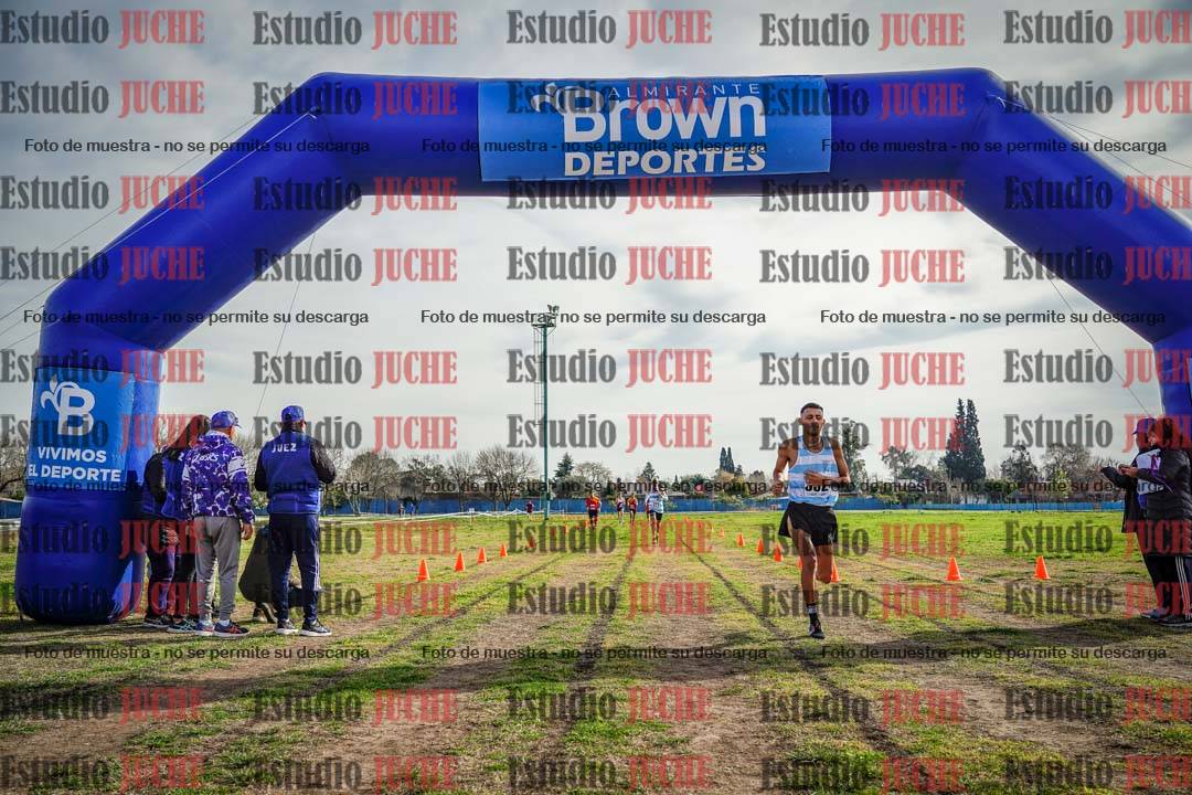 Fotos de la llegada del cross de 4000 m - varones