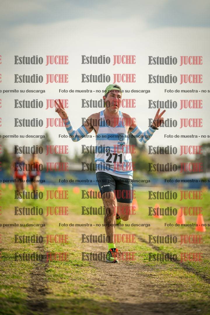 Fotos de la llegada del cross de 4000 m - varones