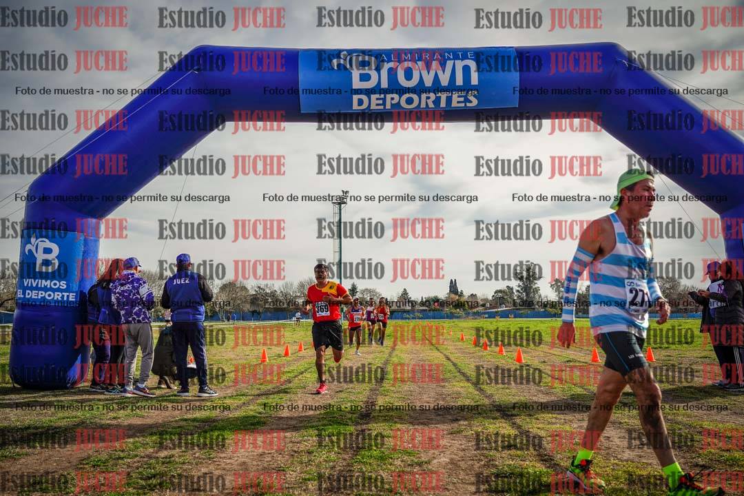 Fotos de la llegada del cross de 4000 m - varones