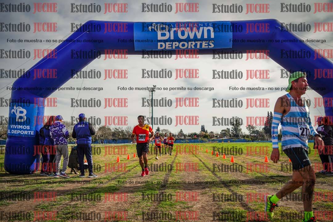 Fotos de la llegada del cross de 4000 m - varones
