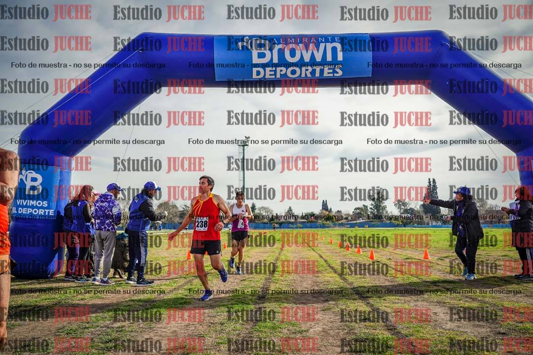 Fotos de la llegada del cross de 4000 m - varones