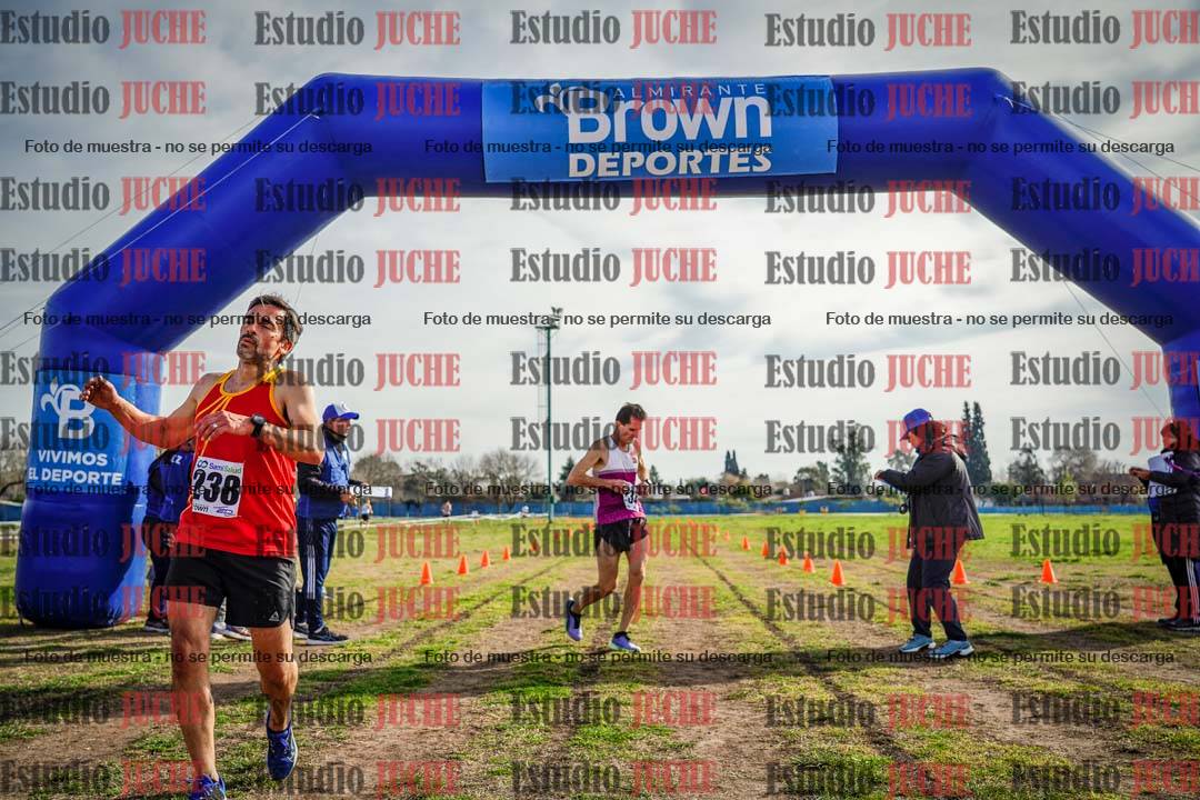 Fotos de la llegada del cross de 4000 m - varones