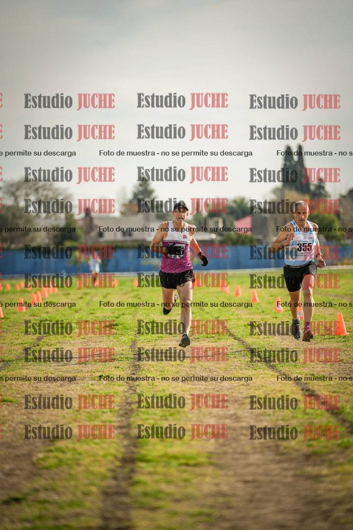 Fotos de la llegada del cross de 4000 m - varones
