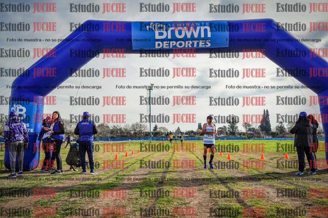 Fotos de la llegada del cross de 4000 m - varones