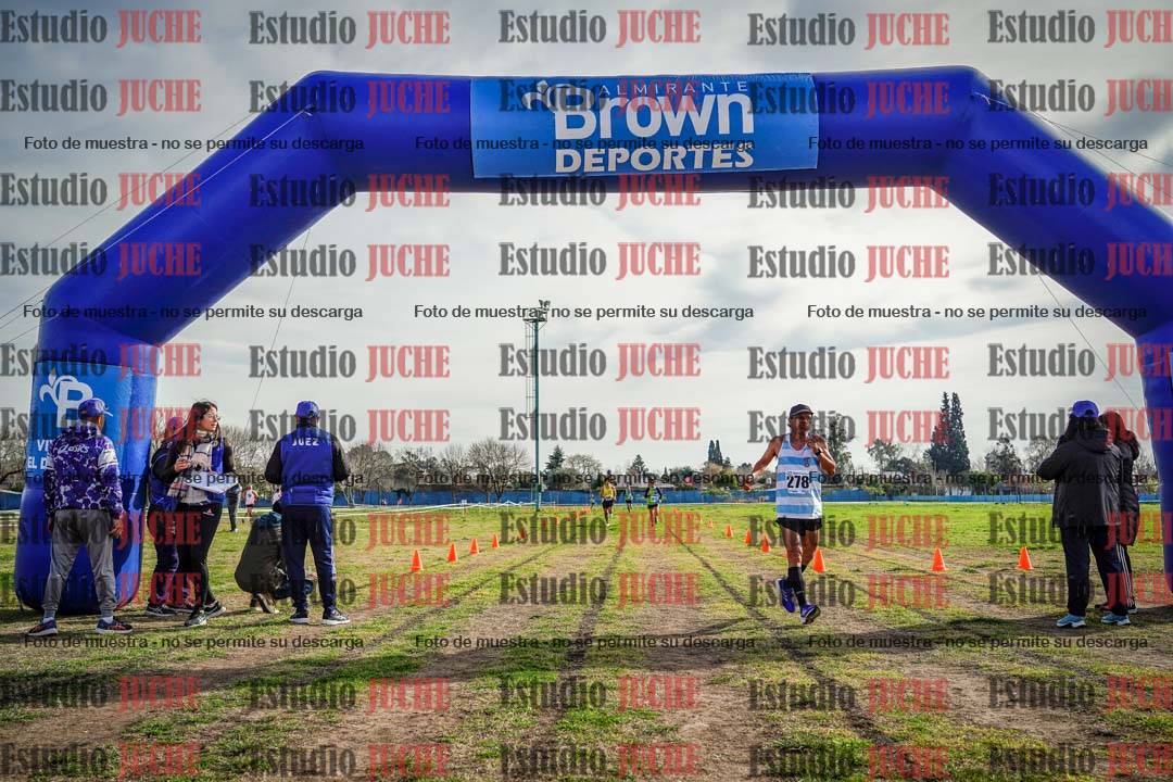 Fotos de la llegada del cross de 4000 m - varones