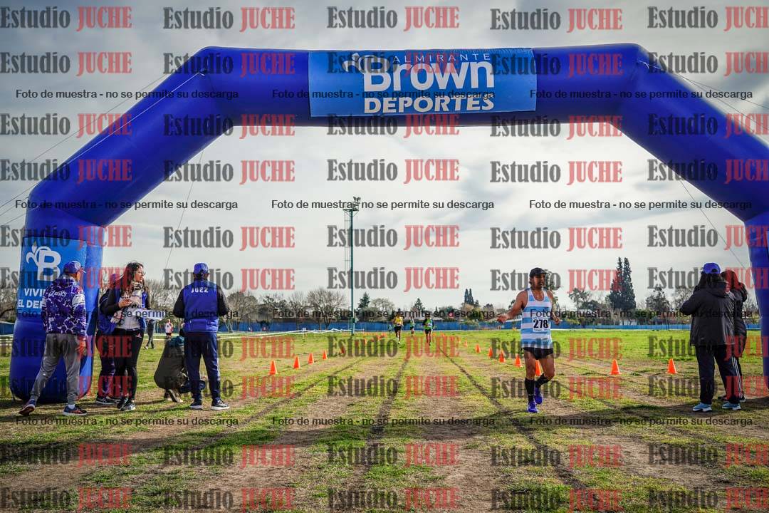 Fotos de la llegada del cross de 4000 m - varones
