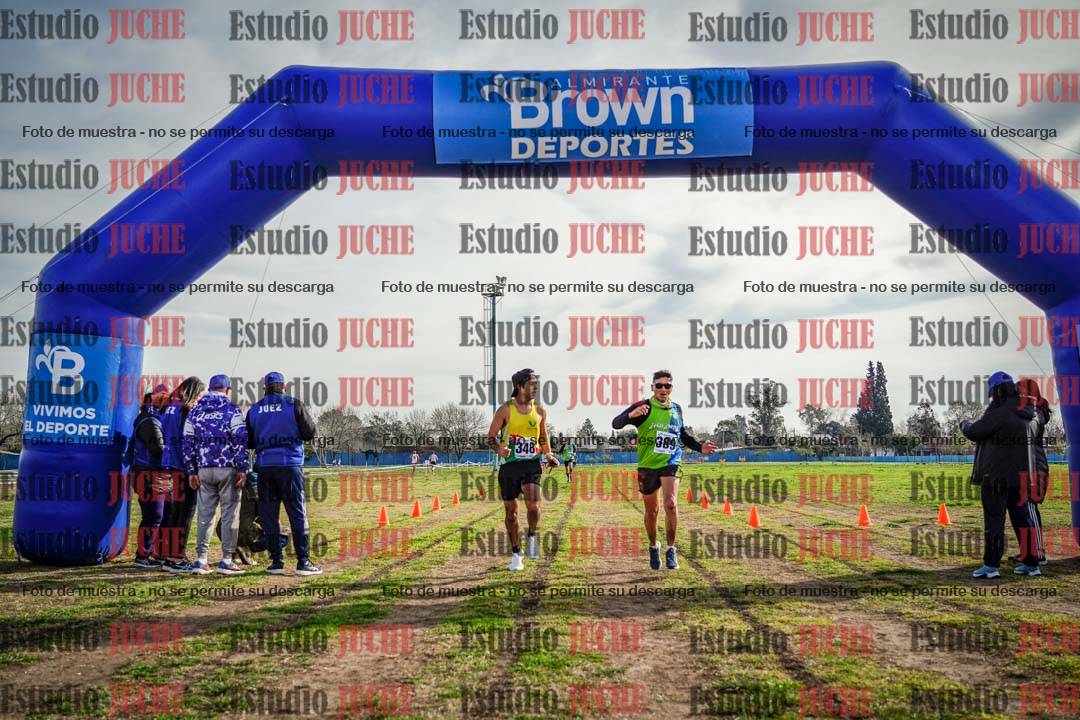 Fotos de la llegada del cross de 4000 m - varones