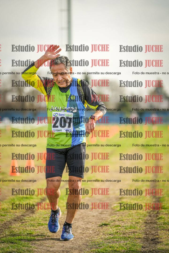 Fotos de la llegada del cross de 4000 m - varones
