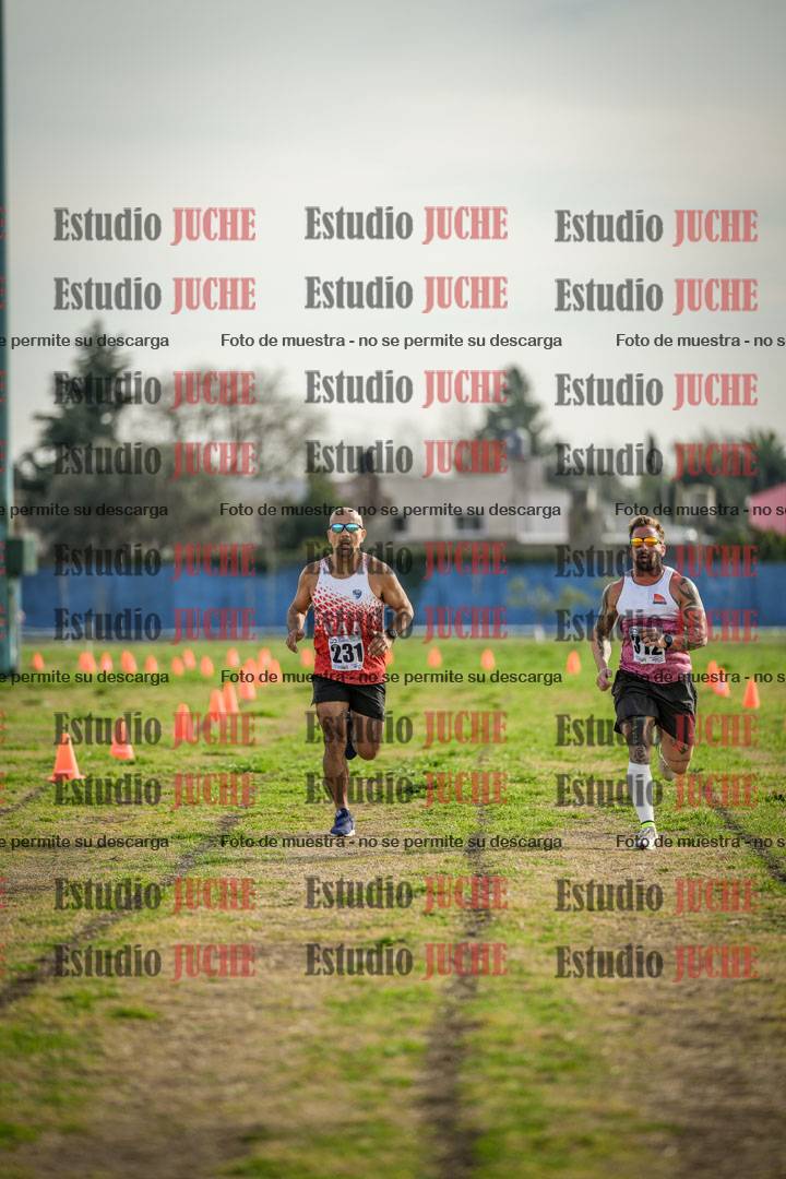 Fotos de la llegada del cross de 4000 m - varones