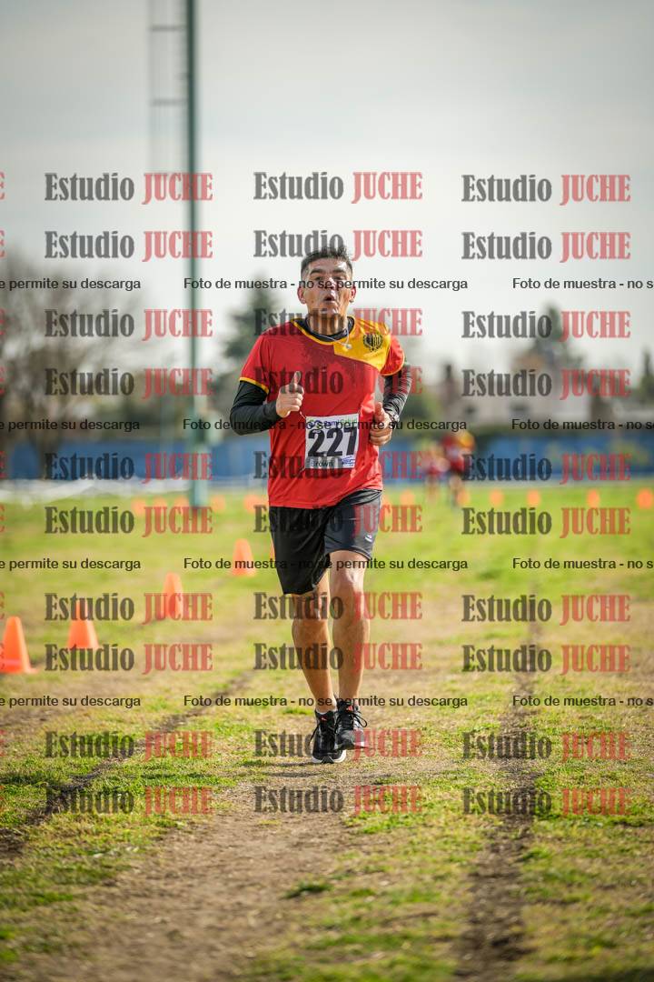 Fotos de la llegada del cross de 4000 m - varones