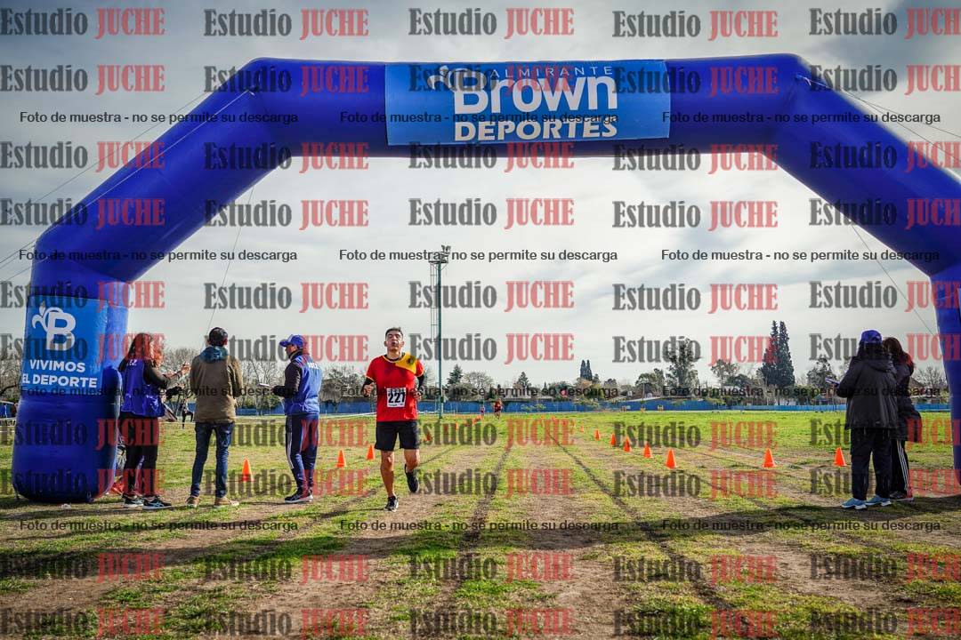 Fotos de la llegada del cross de 4000 m - varones