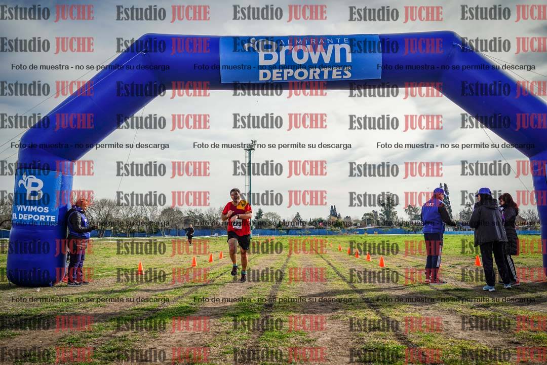 Fotos de la llegada del cross de 4000 m - varones