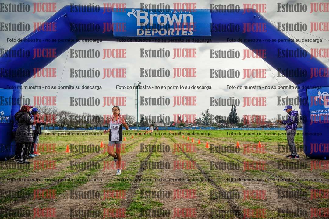 Fotos de la llegada del cross de 1000 m